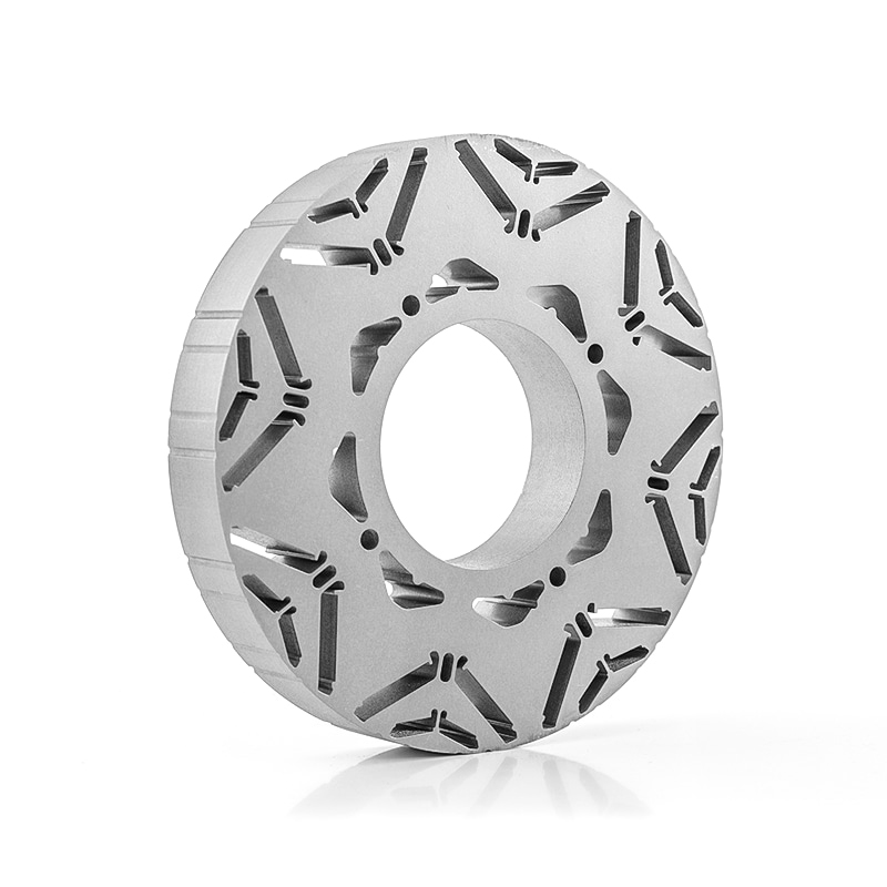 Nowy stojan i rdzeń wirnika silnika z napędem energetycznym