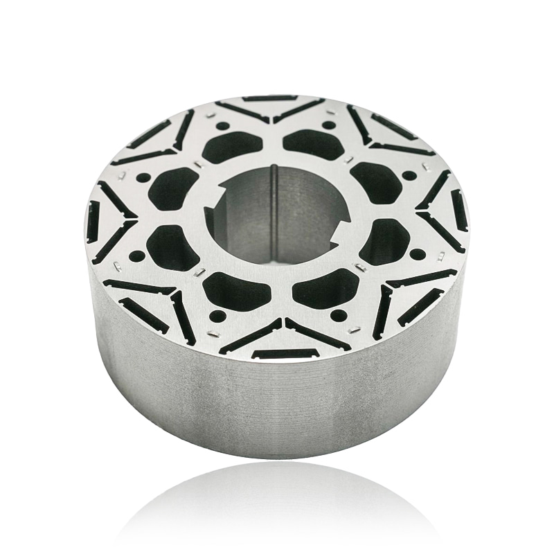 Nowy stojan i rdzeń wirnika silnika z napędem energetycznym